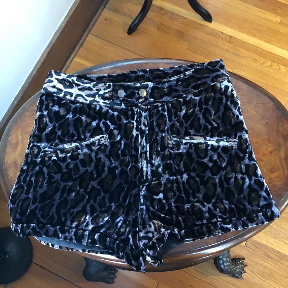 Simone Leopard Velvet Shorts Small